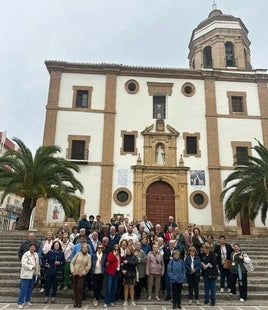 Foto familiar de los mayores en el municipio malacitano.