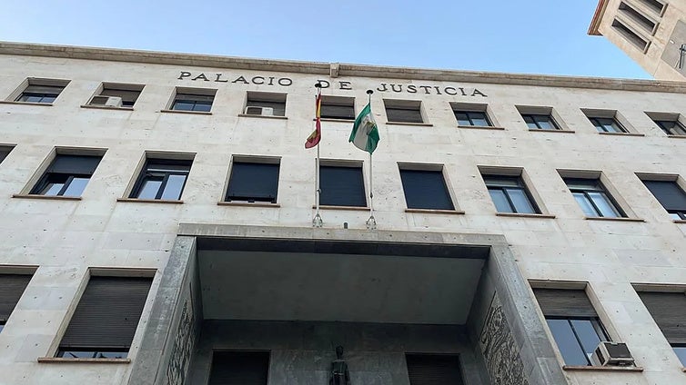 La llamada de auxilio centra la primera sesión del juicio por el crimen de Vícar