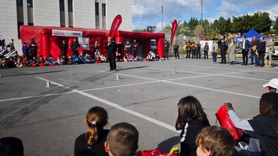 Vícar educa en seguridad a través de unas jornadas para escolares
