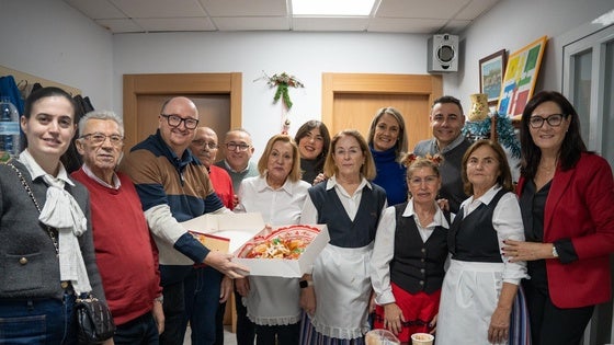 Roquetas reparte Roscones de Reyes en El Parador, La Gloria y Aguadulce