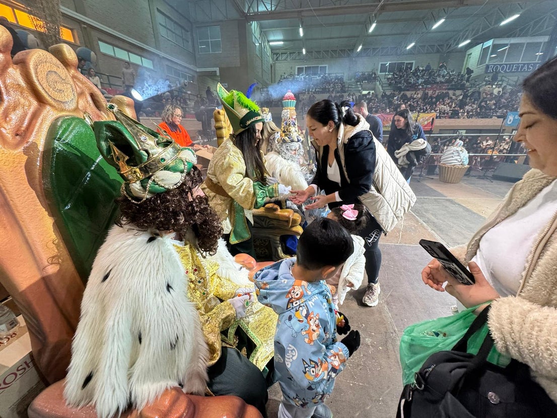 Así se vivió la Cabalgata de Reyes en Roquetas de Mar, Aguadulce y El Parador