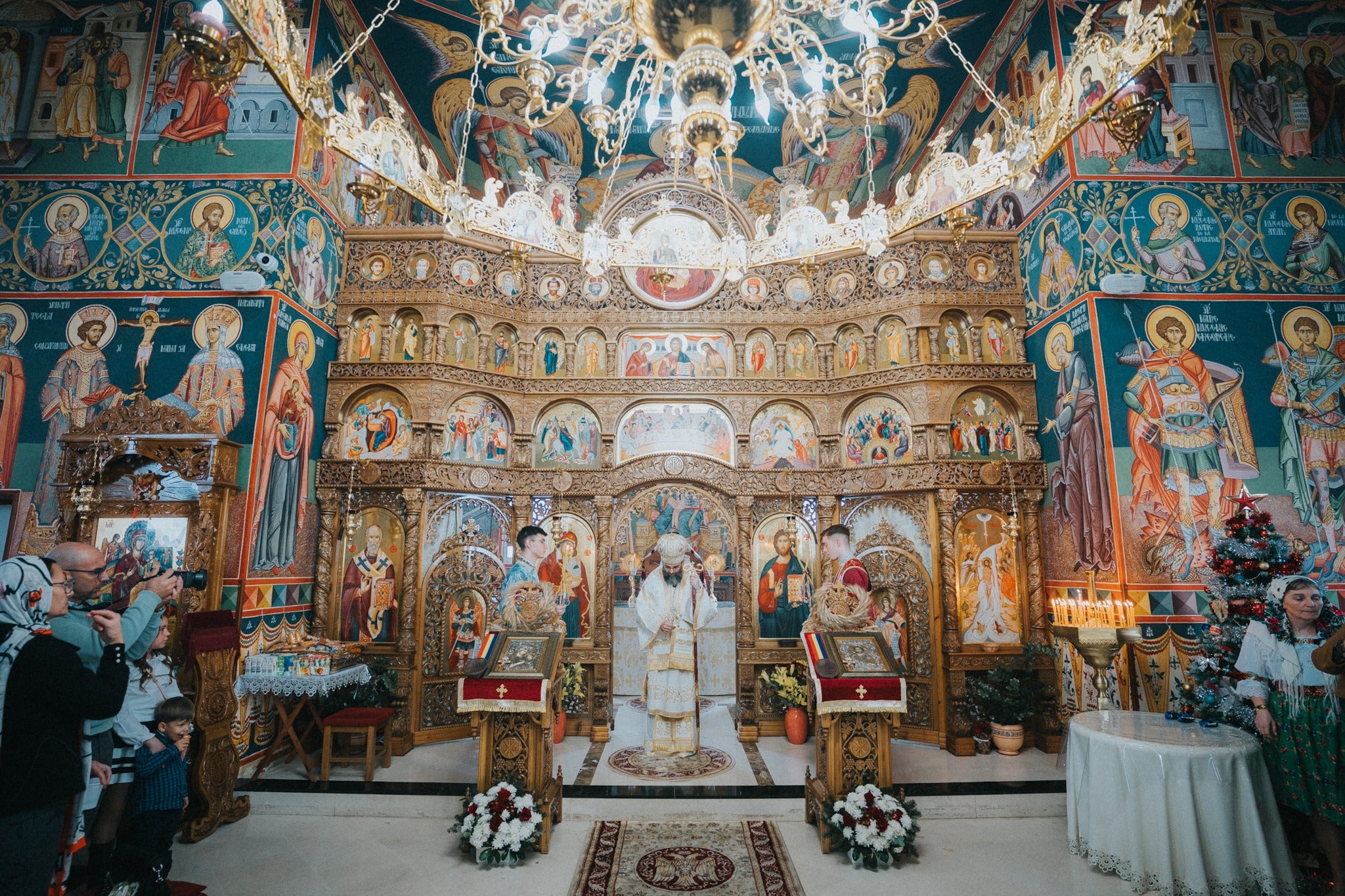 La Iglesia Ortodoxa Rumana de Roquetas celebra la misa del Bautismo del Señor