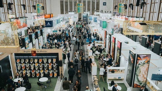 Roquetas asiste a la edición de Fruit Logistica 2026, en imágenes