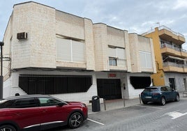 La propuesta incluye una remodelación integral y un reglamento transparente para que las asociaciones locales puedan disponer de sedes fijas y espacios de reunión.