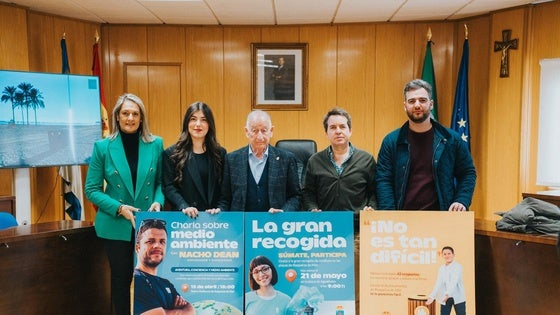 Roquetas presenta la campaña de reciclaje para respetar el medio ambiente