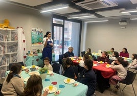 El Aula de Mar despierta el amor por la cocina con un taller saludable