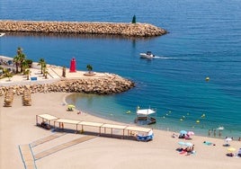 Una de las playas de Roquetas de Mar.