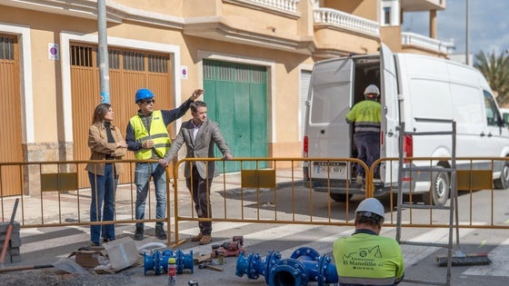 Renuevan la mejora de la red de abastecimiento de calles de Roquetas