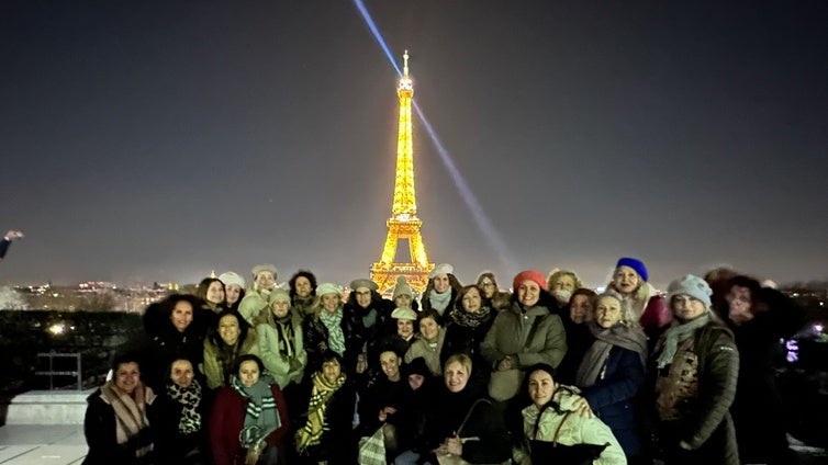 Mujeres de Vícar disfrutan de una convivencia en París