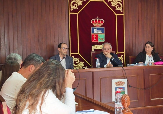El Pleno se celebraba en el Ayuntamiento de Vícar antes de que diera comienzo la Semana Santa.