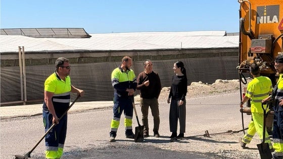 La Mojonera invierte más de 25.000 euros para asfaltado, retirada poda de árboles
