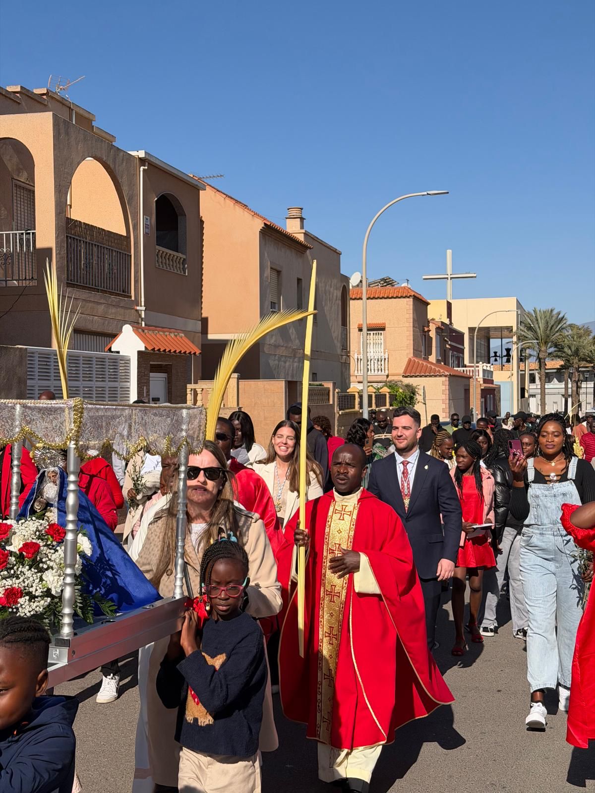 Roquetas ve pasar La Borriquita por sus calles