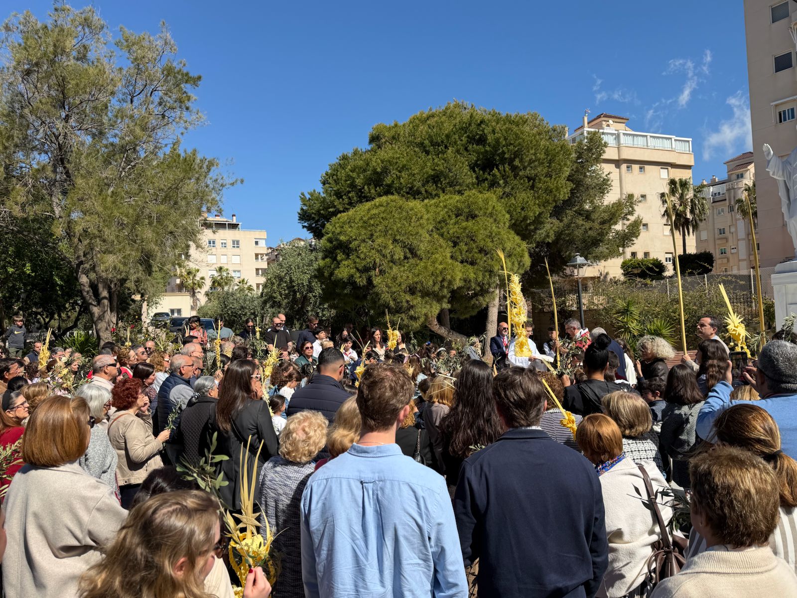 Roquetas ve pasar La Borriquita por sus calles