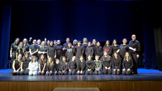 Roquetas conmemora el Día Mundial del Teatro rindiendo homenaje al alumnado de la Escuela