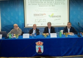 Un momento de la presentación de estas jornadas en el Edificio Polivalente del Puerto de Roquetas.