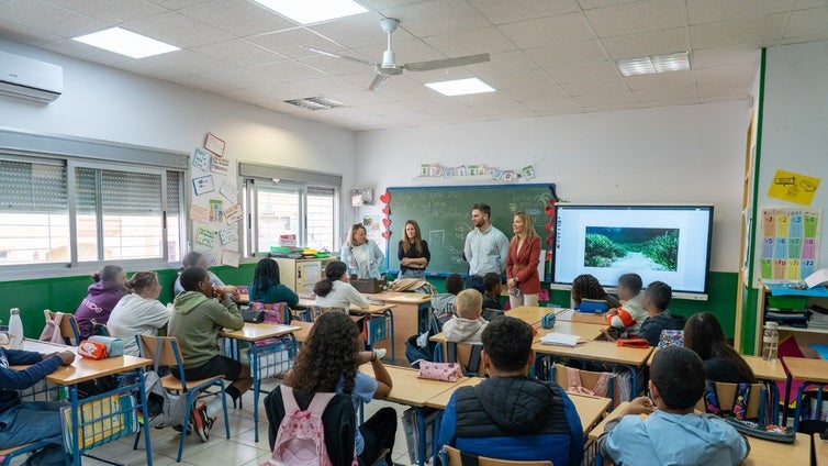 Talleres sobre la Posidonia: escolares aprenden educación ambiental en Roquetas
