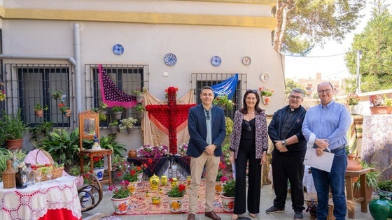 Roquetas abre este lunes la convocatoria para el concurso de Cruces de Mayo