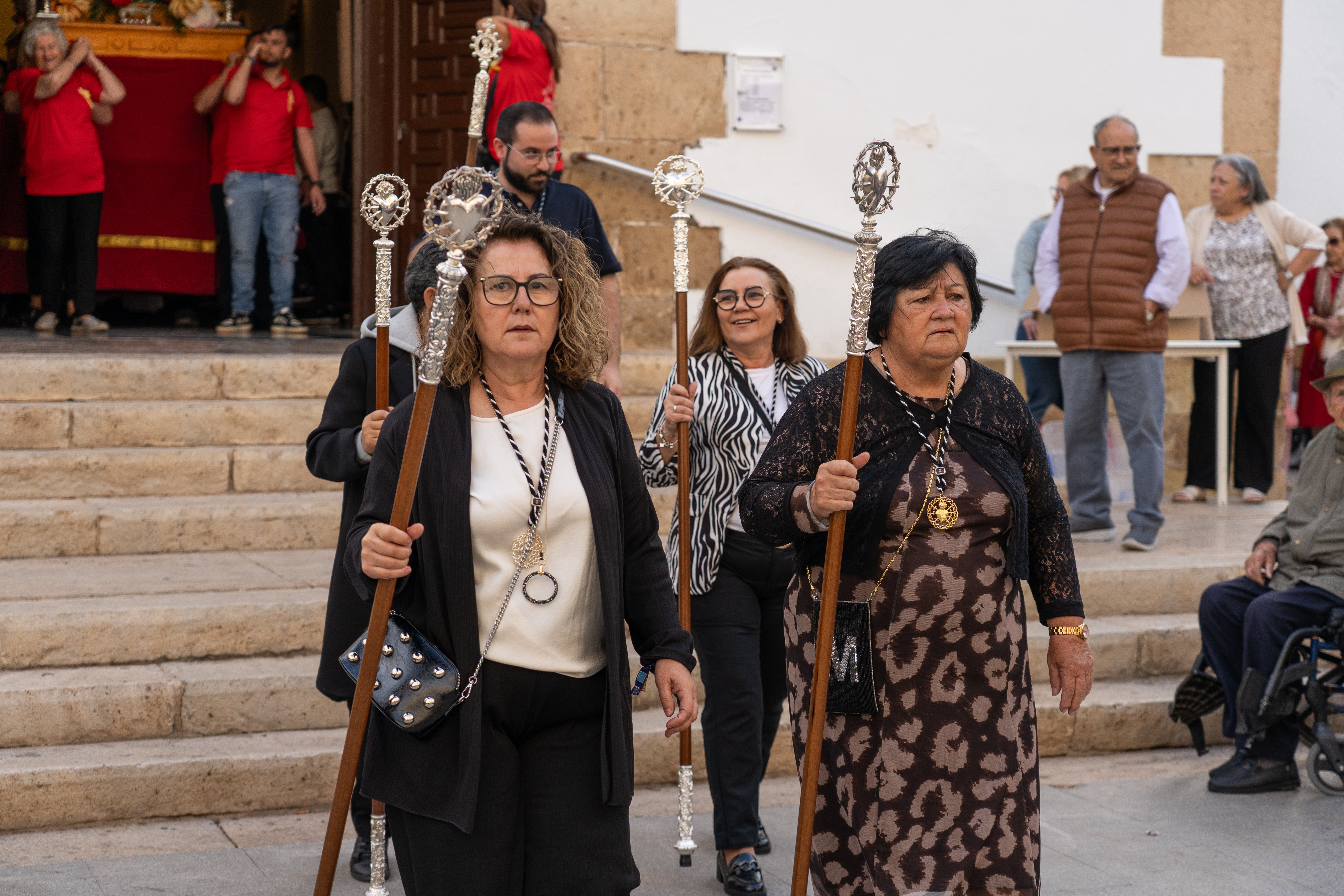 San Marcos recorre en procesión las principales calles de Roquetas, en imágenes