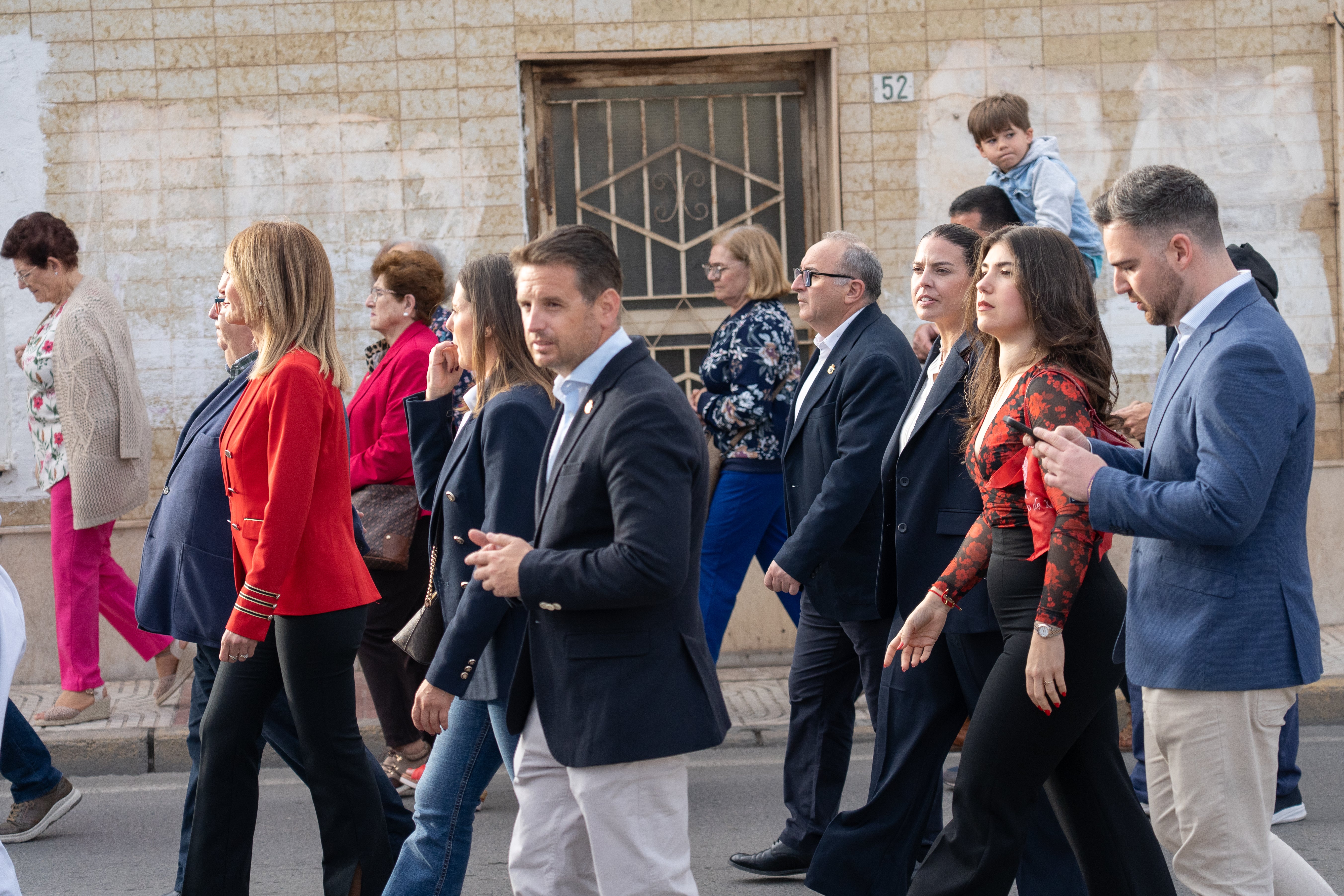 San Marcos recorre en procesión las principales calles de Roquetas, en imágenes
