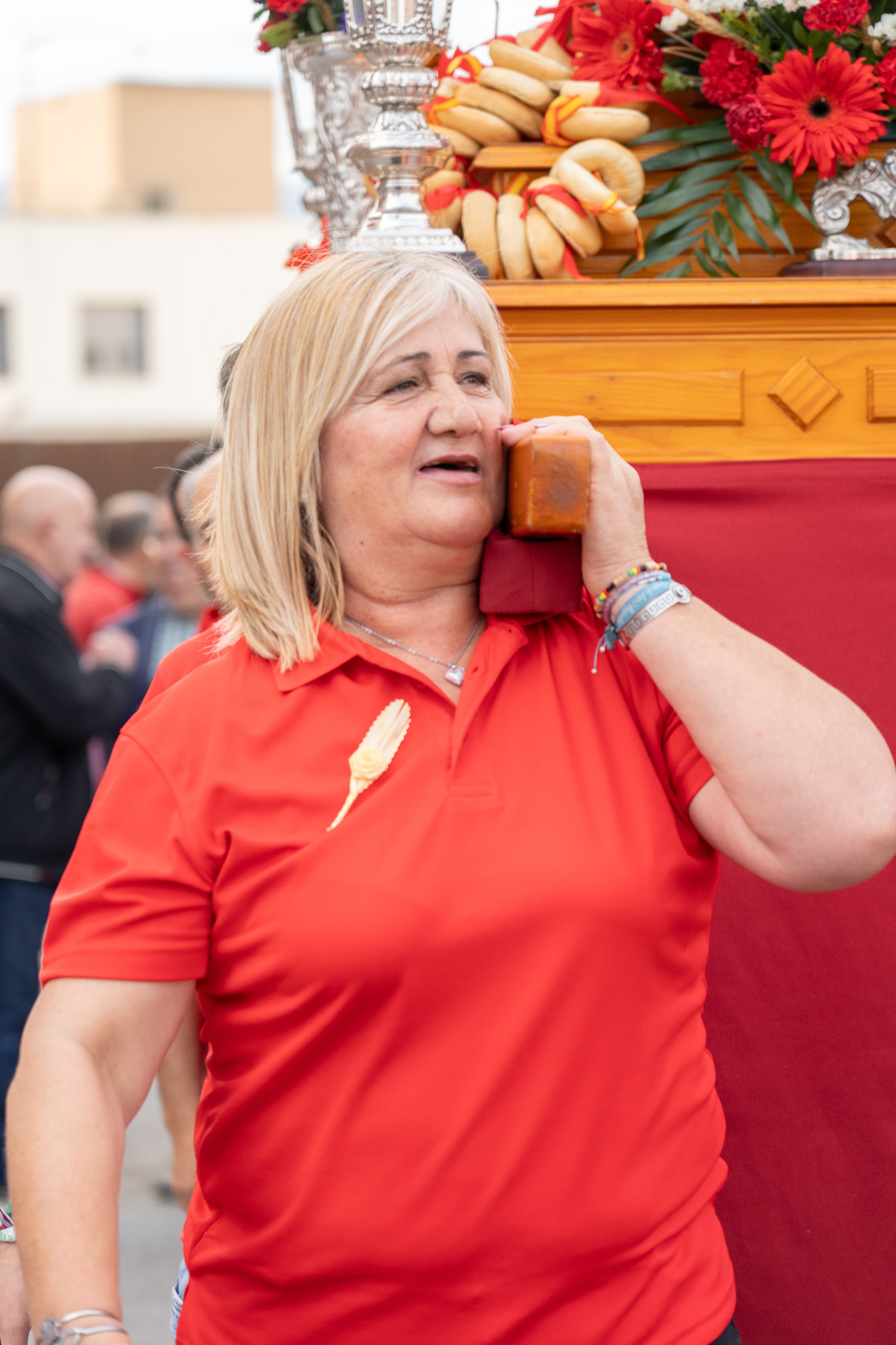 San Marcos recorre en procesión las principales calles de Roquetas, en imágenes