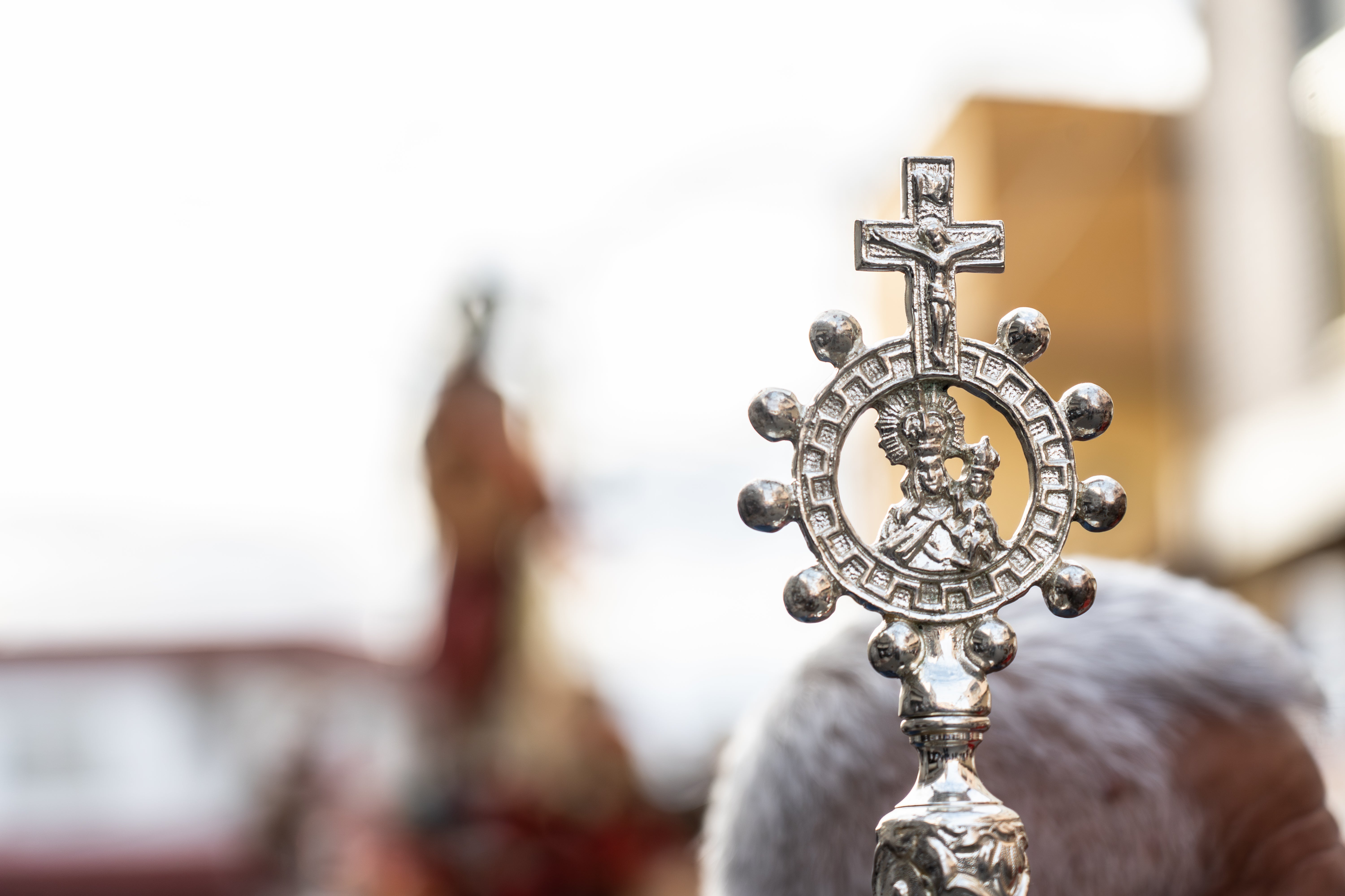 San Marcos recorre en procesión las principales calles de Roquetas, en imágenes