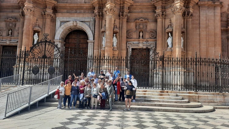 Vecinos de La Mojonera viajan para descubrir parte del patrimonio andaluz