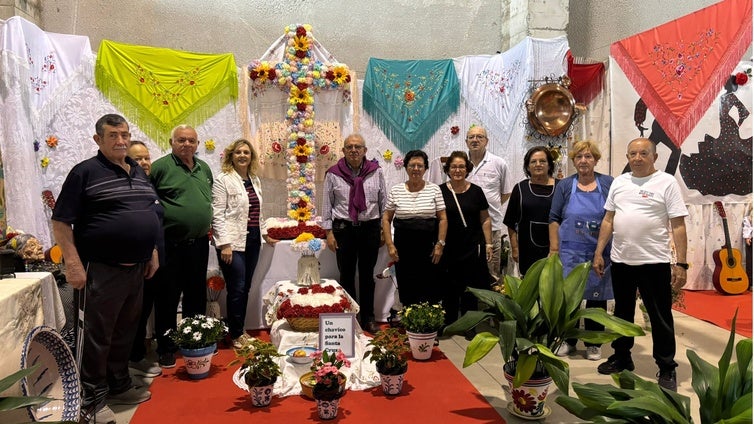 Las Cruces de Mayo llenan de color y tradición los barrios de Vícar