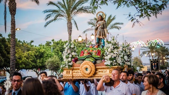 Espectáculo pirotécnico, música y teatro infantil por las Fiestas de El Parador