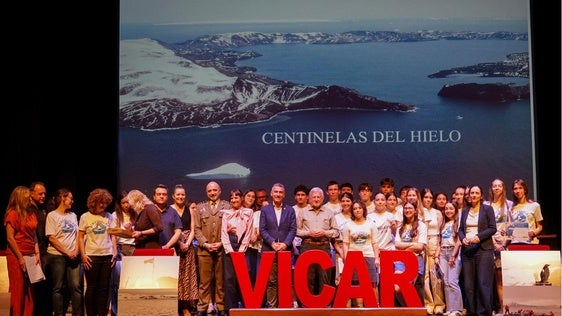 Javier Cacho, felicita al IES La Puebla por el proyecto 'Centinelas del hielo'