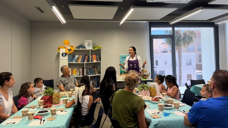 El Aula del Mar convierte la fruta de temporada en una experiencia de cocina saludable