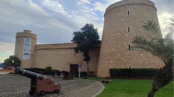 El Castillo de Santa Ana albergará los plenos mientras duren las obras del futuro Ayuntamiento de Roquetas