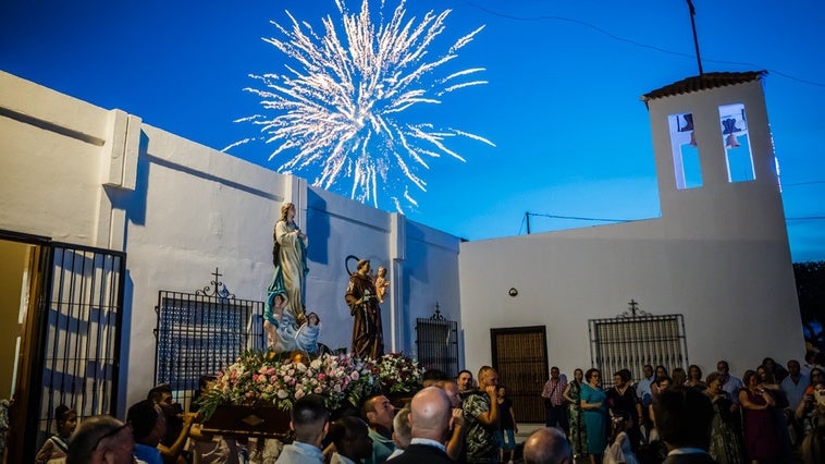 Talleres infantiles, repostería y desfile de carrozas por las Fiestas de Cortijos de Marín