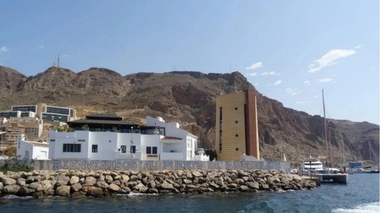 Roquetas organiza la última salida marítima por el Solsticio de Verano