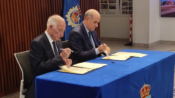La UFP celebra la firma del acuerdo para la implantación de la Policía Nacional en Roquetas