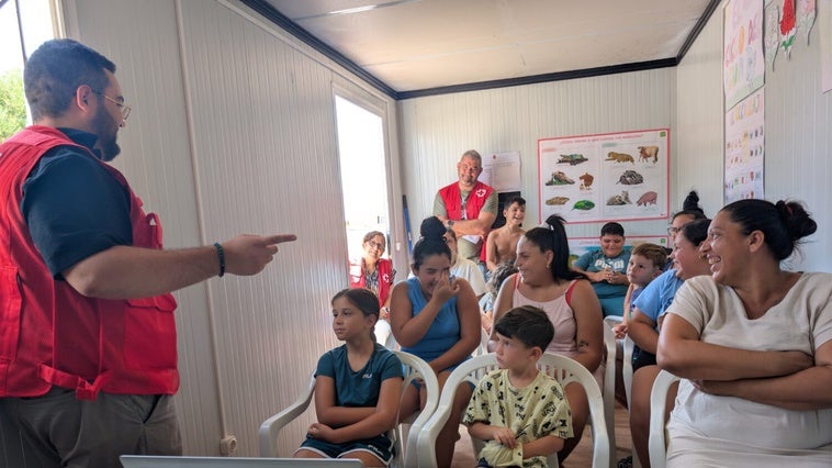 Vícar promueve el buen uso de las nuevas tecnologías en la población gitana