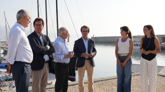 Roquetas renueva los pantalanes del Puerto gracias a la Junta de Andalucía