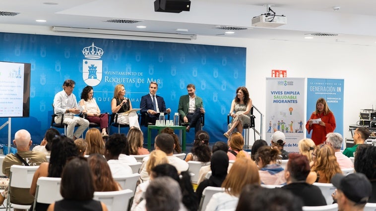 Energía, agricultura y automoción: Roquetas alberga una feria de empleo para ofrecer oportunidades laborales