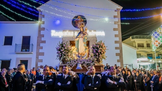 Pastora Soler, espectáculo piro-musical y procesión por las Fiestas de la Virgen del Rosario