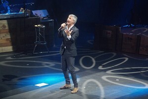 Sergio Dalma llenó el Auditorio con un concierto que encandiló a sus fans