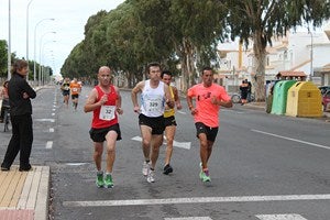 Casi 600 corredores participaron en la carrera popular de la Urbanización de Roquetas