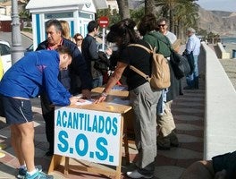 La plataforma SOS Acantilados recoge firmas y prepara una cadena humana de protesta