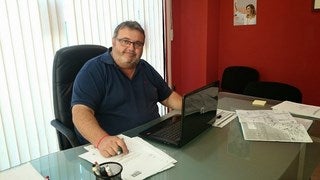 El PSOE eliminará escoltas y coches oficiales e implantará presupuestos participativos