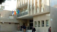 IU critica que Amat priorice el pago a los bancos sobre las necesidades vecinales