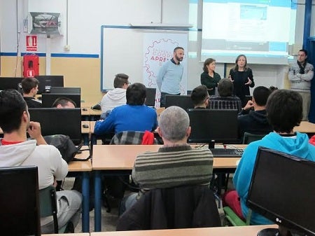 La Junta fomenta la actitud emprendedora entre alumnos de Formación Profesional del IES Aguadulce