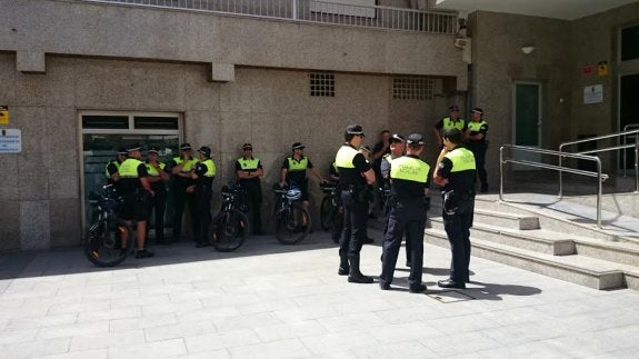 La plantilla de la Policía Local de Roquetas lleva más de una década sin nuevas plazas.
