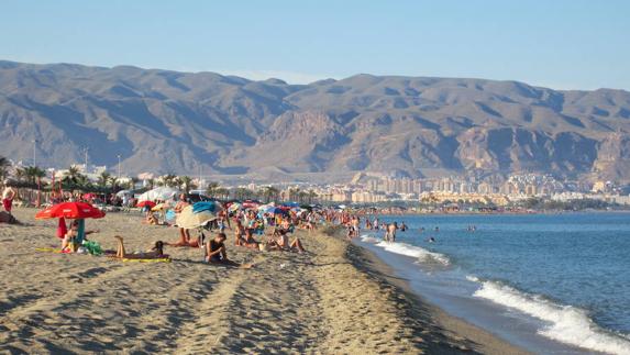 Ciudadanos reclama la revisión de la «desfasada» ordenanza de playas