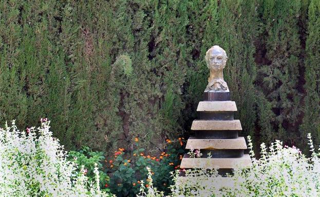 Busto dedicado a Palma Burgos en Úbeda.