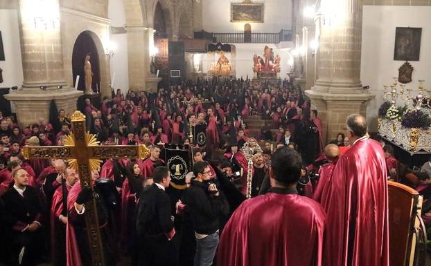 Imagen principal - La Columna y la Humildad se quedaron en sus templos.
