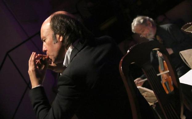 Imagen principal - Diferentes momentos del recital inaugural.