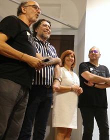 Imagen secundaria 2 - Sesión de firmas, concierto de la Agrupación Musical Ubetense e inauguración de la exposición.